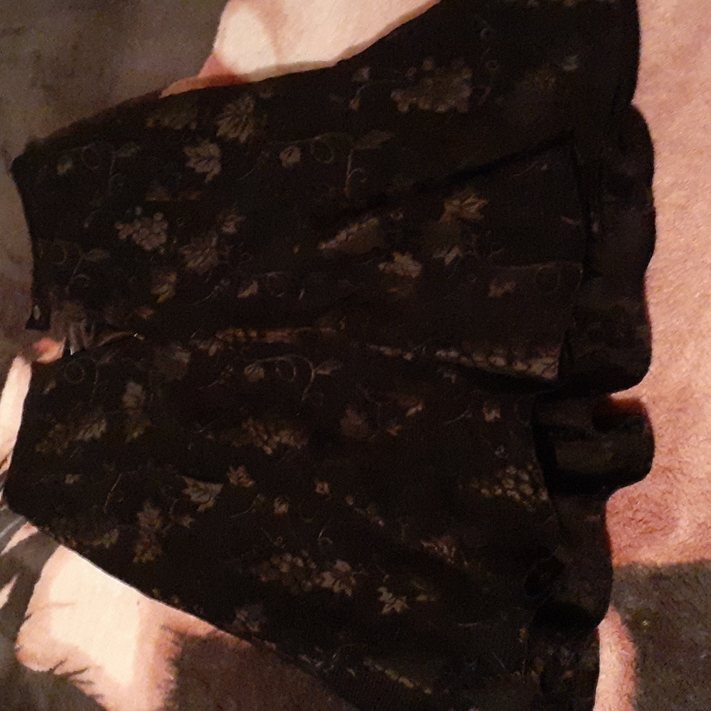 Chic vintage pleated skirt